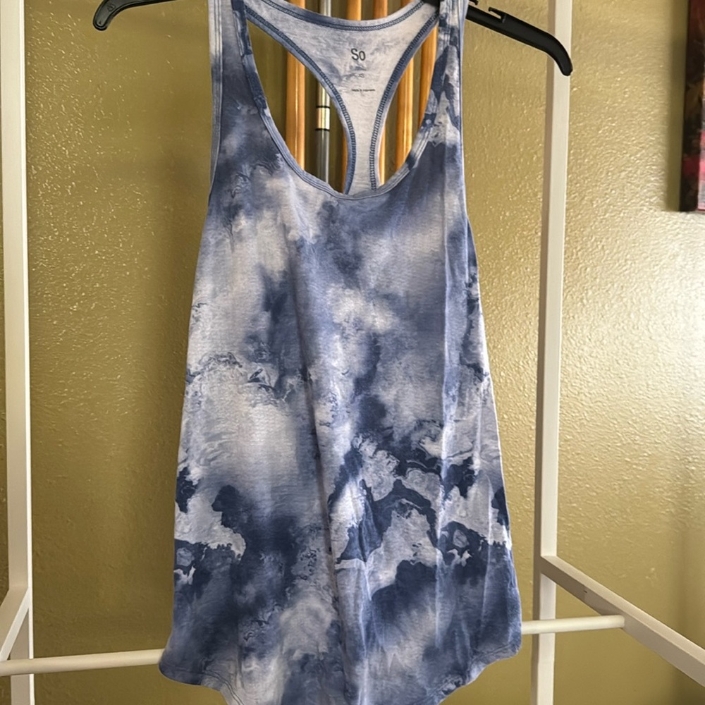 Women tank like new